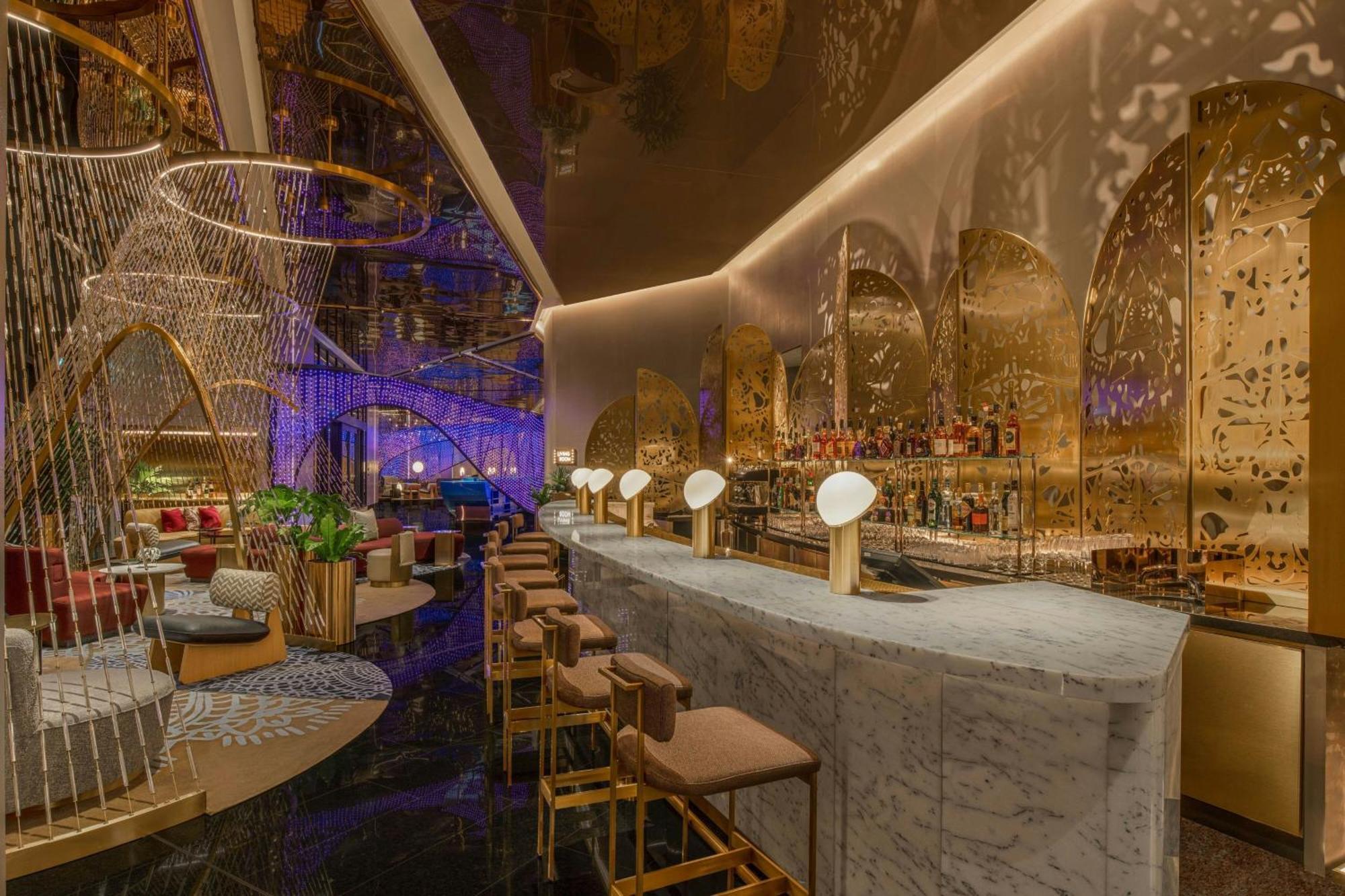 W Macau - Studio City Exterior photo The bar at the lobby